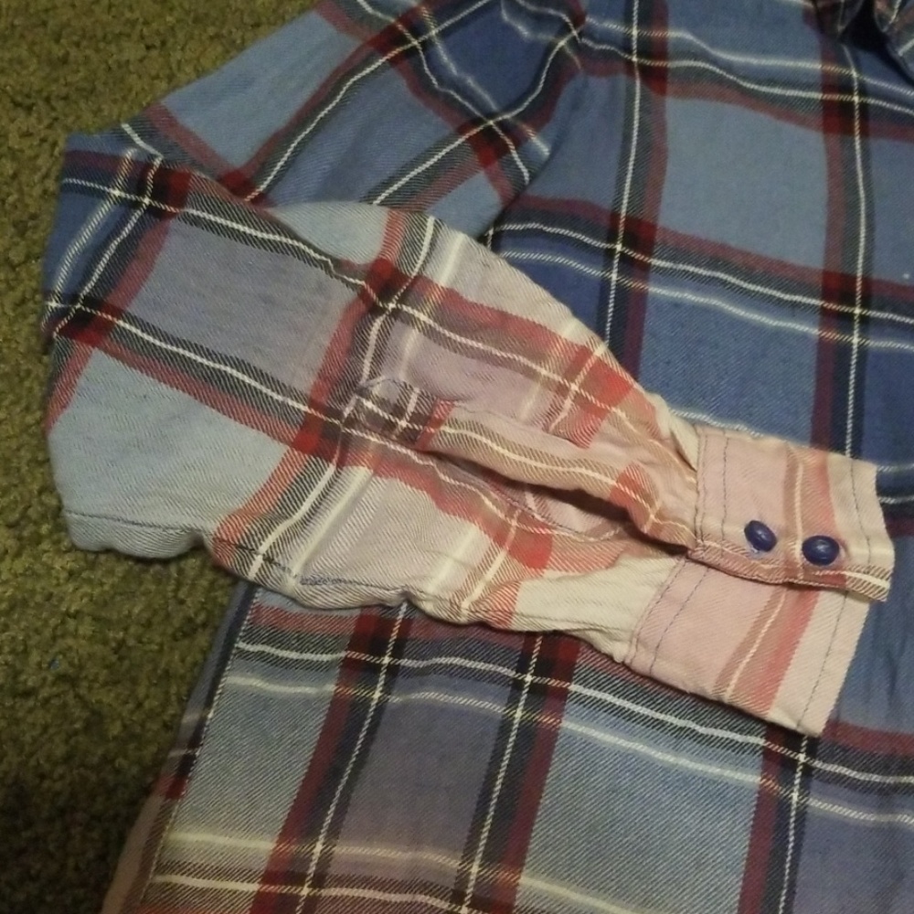 Button up - Picture 3 of 7